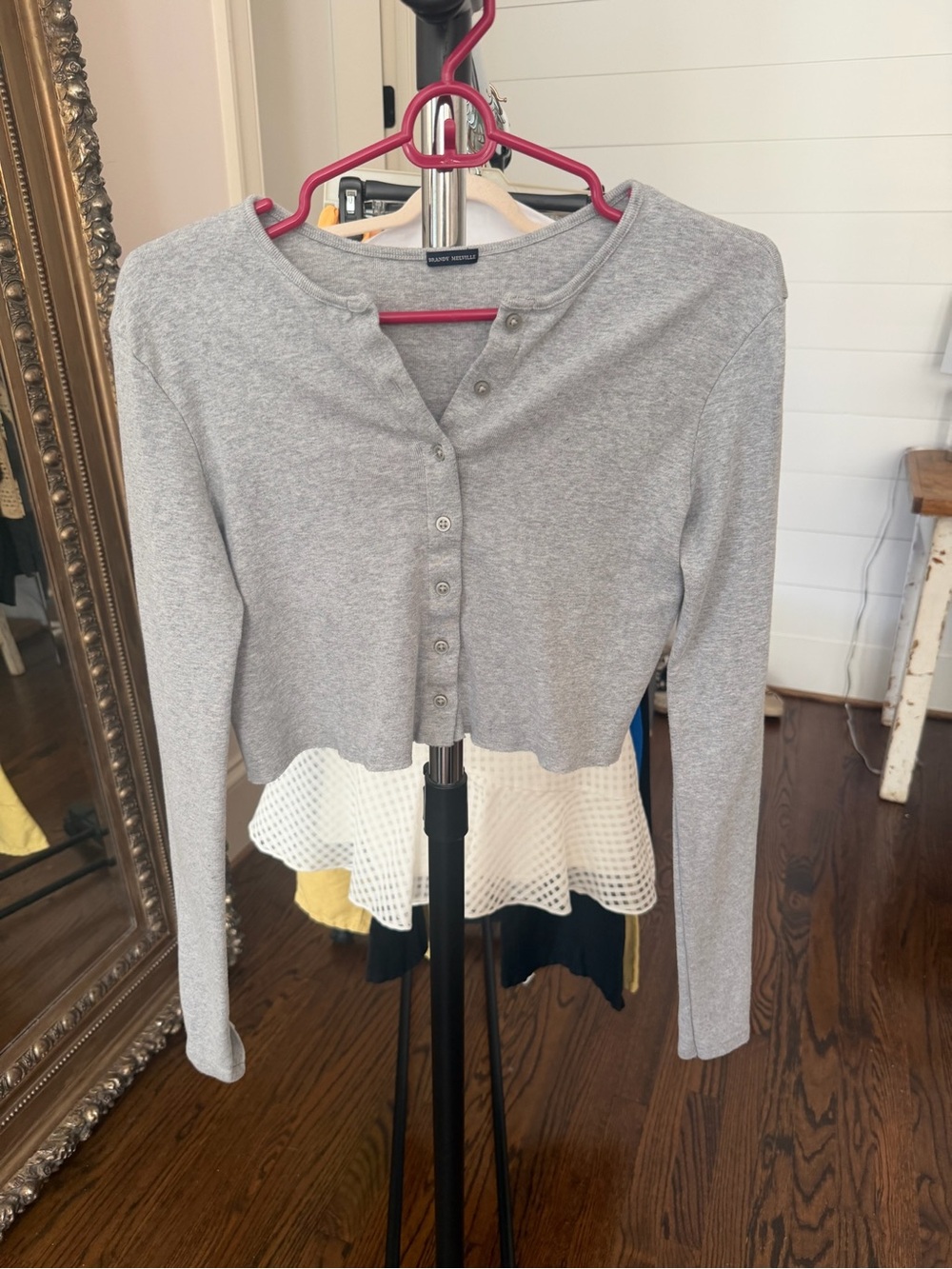 Brandy Melville Light Gray Ribbed Button-Front Cropped Top